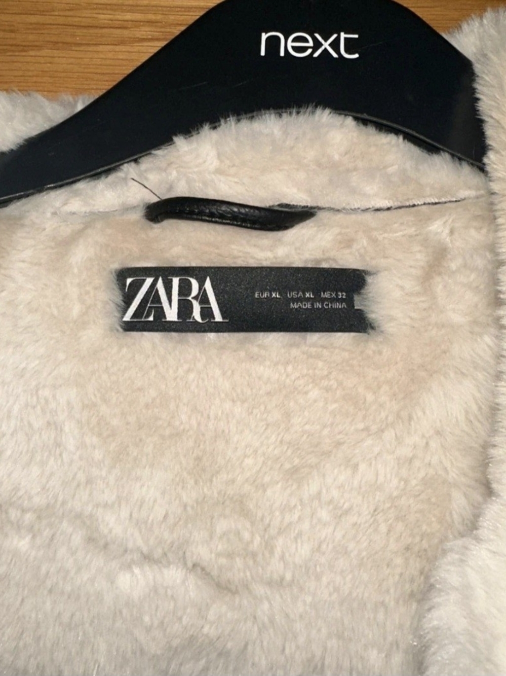 ZARA Black Jacket with Cream Faux-Shearling Trim - Picture 3 of 3